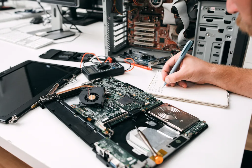diferencia entre hardware y software